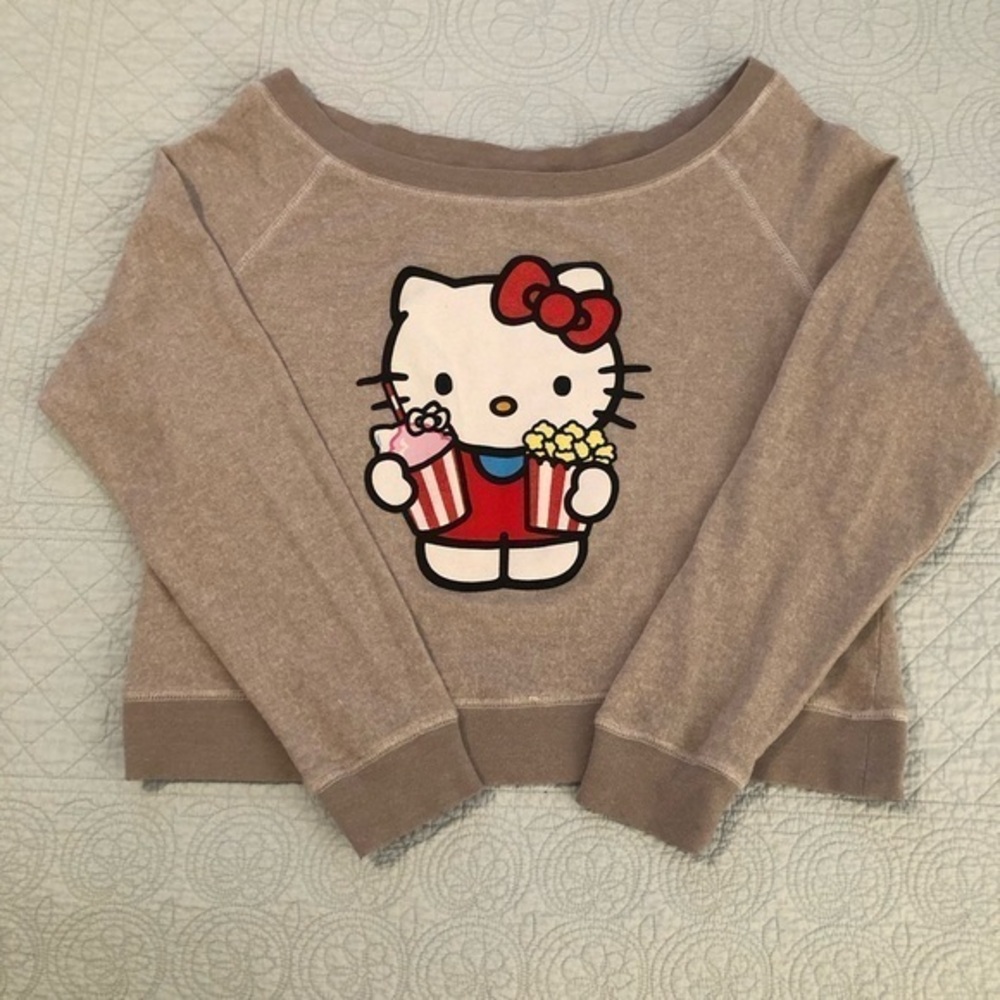 Universal Studios Hello Kitty cropped sweatshirt. Size large.